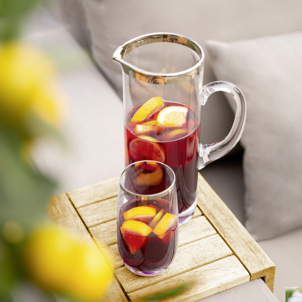 Rezept: Spanische Sangria serviert im edlen Trinkglas | Fink Shop Magazin